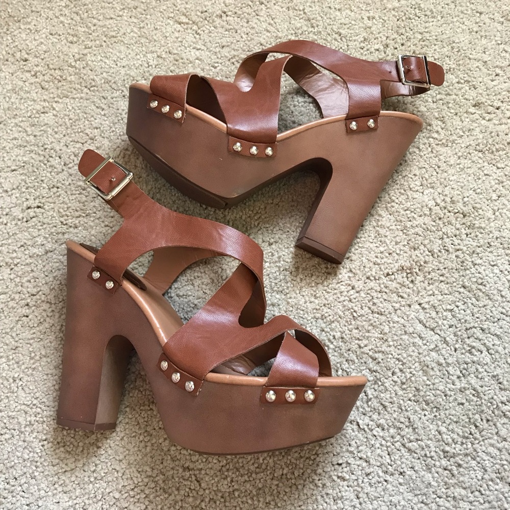 Breckelles Brown Platform Studded Heels Size 10